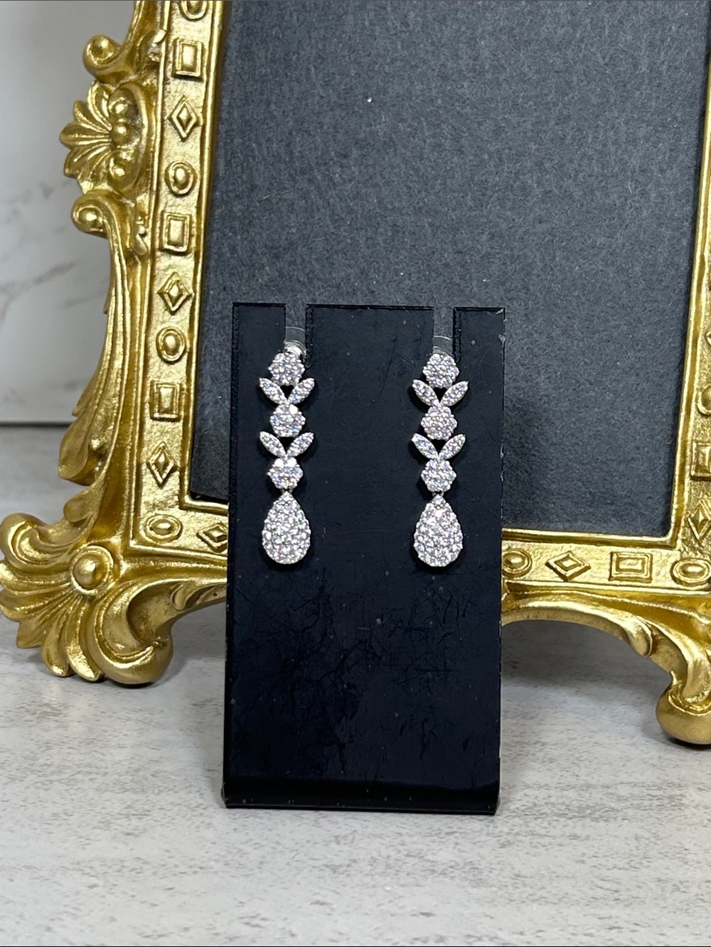 Elegant Silver-tone Pavé Teardrop Drop Earrings - Sparkling Leaf Design
